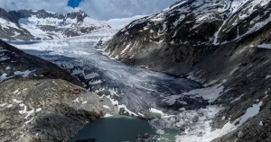 स्विस हिमनदीमा यस वर्ष ५.५ प्रतिशत बरफ घट्यो, तीव्र जलवायु परिवर्तनले हिमनदी संकटमा