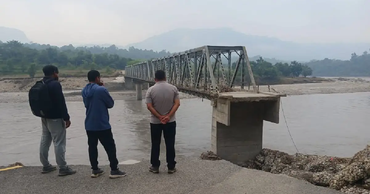बाढीले तनहुँका ८ झोलुंगे र ५ पक्की पुलमा क्षति, पुनर्निर्माणका लागि सिफारिस